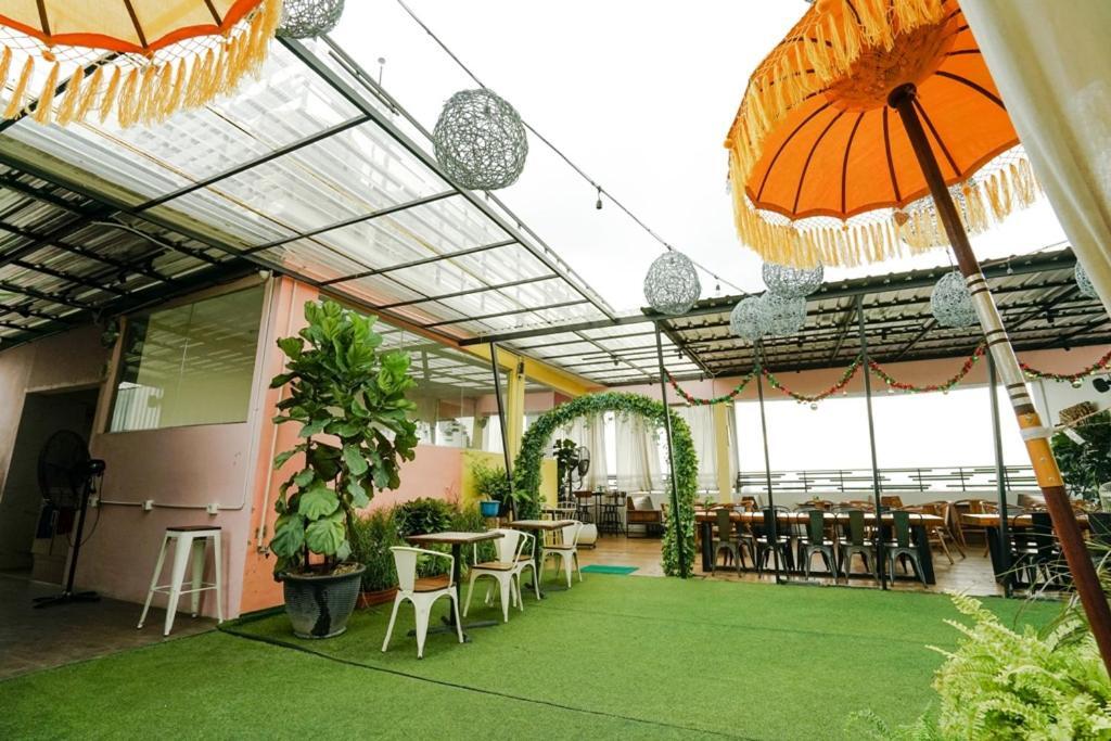Deli Hotel Medan Extérieur photo