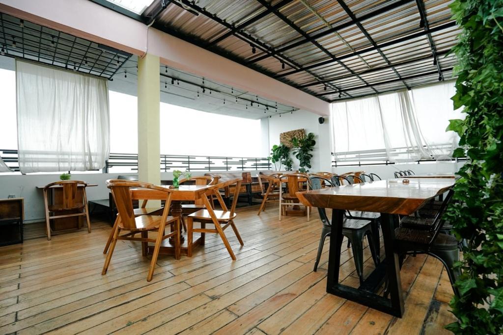 Deli Hotel Medan Extérieur photo